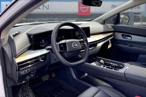 Everest White Pearl/Black 2026 Nissan Murano Platinum