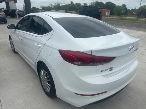 2018 Hyundai ELANTRA SE