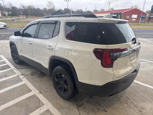 2022 GMC Acadia AT4
