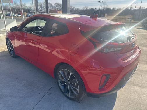 2019 Hyundai Veloster 2
