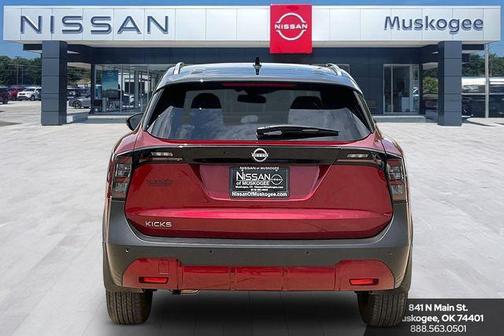 Scarlet Ember Tintcoat/Super Black 2025 Nissan Kicks SV