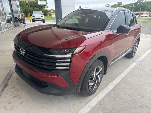 Scarlet Ember Tintcoat/Super Black 2025 Nissan Kicks SV