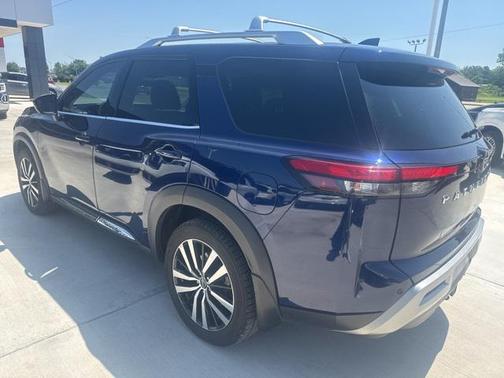 2023 Nissan Pathfinder Platinum 4WD