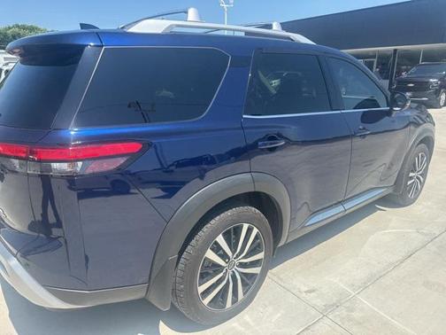 2023 Nissan Pathfinder Platinum 4WD