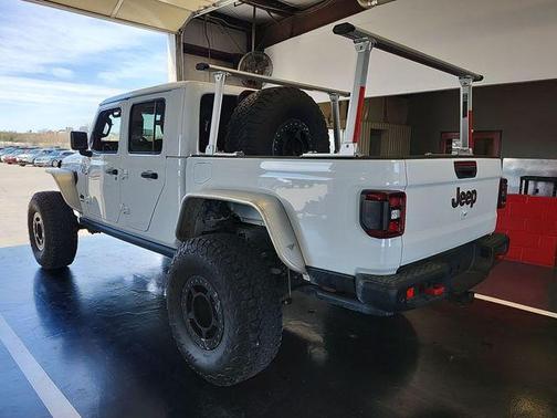 Bright White Clearcoat 2020 Jeep Gladiator Rubicon