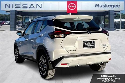 2021 Nissan Kicks SR