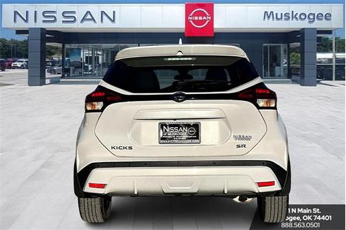 2021 Nissan Kicks SR