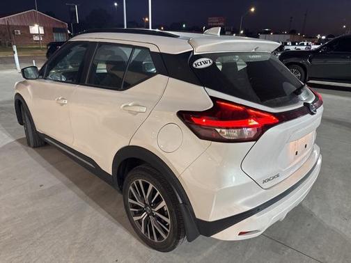 2021 Nissan Kicks SR
