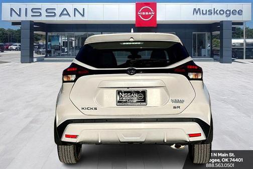 2021 Nissan Kicks SR