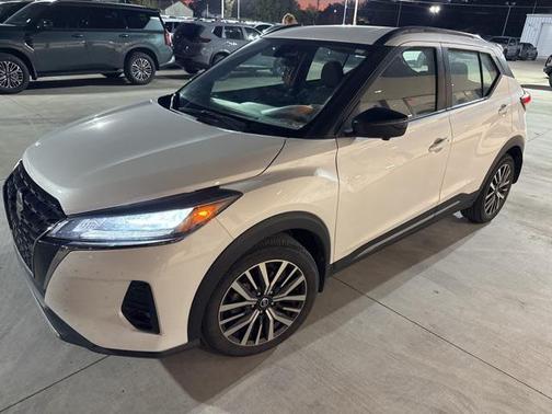 2021 Nissan Kicks SR