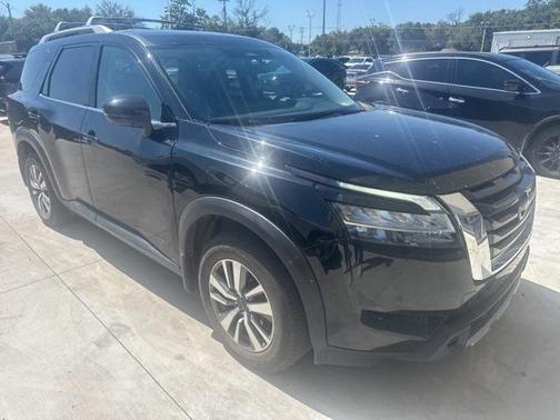 2023 Nissan Pathfinder SL 4WD