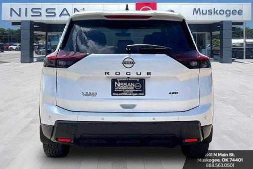 Everest White Pearl Tricoat 2026 Nissan Rogue Dark Armor