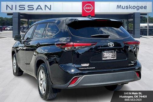 2024 Toyota Highlander LE