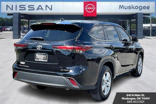 2024 Toyota Highlander LE