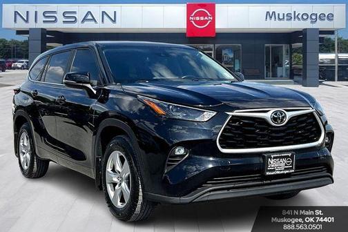 2024 Toyota Highlander LE