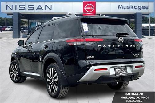 2025 Nissan Pathfinder Platinum 4WD
