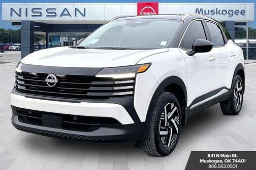 Aspen White/Super Black 2026 Nissan Kicks SV
