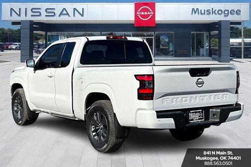 2025 Nissan Frontier SV