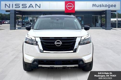 2024 Nissan Pathfinder SL FWD