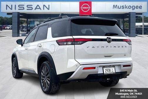 2024 Nissan Pathfinder SL FWD