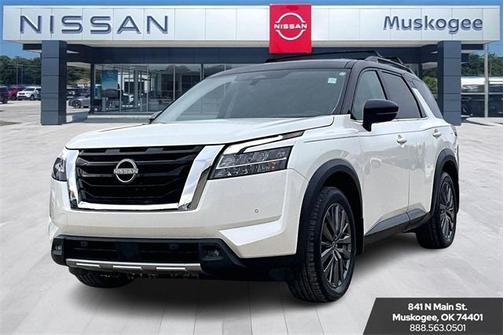 2024 Nissan Pathfinder SL FWD