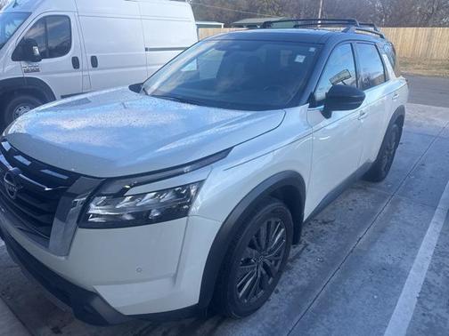 2024 Nissan Pathfinder SL FWD