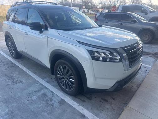 2024 Nissan Pathfinder SL FWD