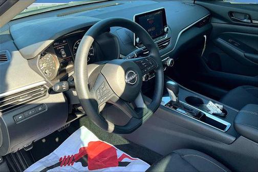 2025 Nissan Altima S FWD