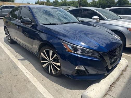2021 Nissan Altima SR FWD