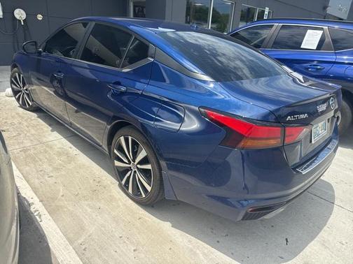 2021 Nissan Altima SR FWD