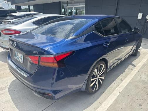 2021 Nissan Altima SR FWD