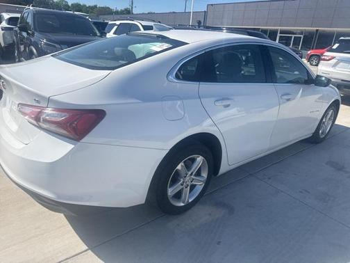 2022 Chevrolet Malibu FWD LT