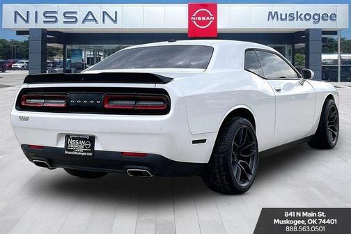 White Knuckle Clearcoat 2018 Dodge Challenger SXT