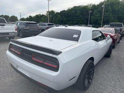 White Knuckle Clearcoat 2018 Dodge Challenger SXT