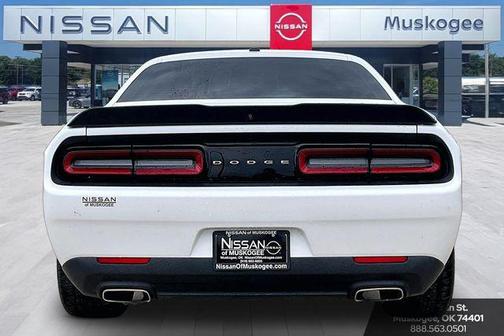 White Knuckle Clearcoat 2018 Dodge Challenger SXT