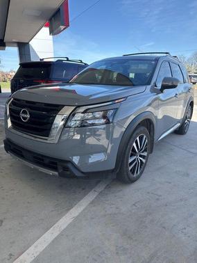 2025 Nissan Pathfinder Platinum 4WD