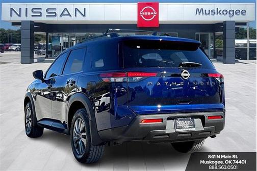 2025 Nissan Pathfinder SV FWD