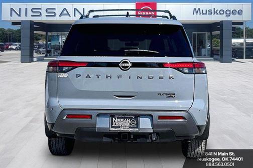 2026 Nissan Pathfinder Platinum