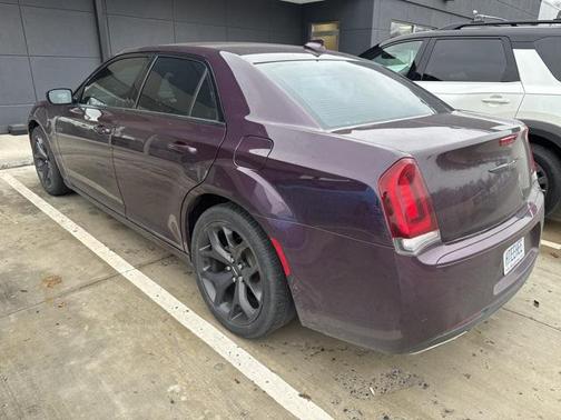 2021 Chrysler 300 Touring