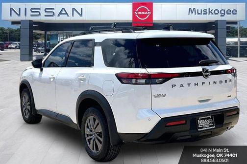Everest White Pearl Tricoat 2026 Nissan Pathfinder SV