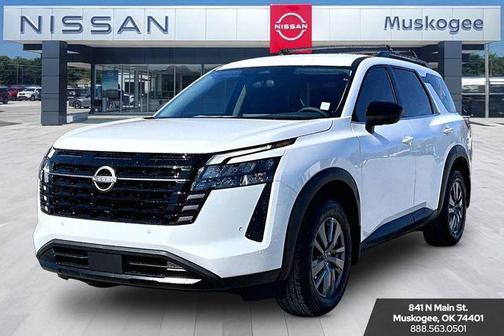 Everest White Pearl Tricoat 2026 Nissan Pathfinder SV