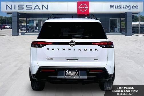 Everest White Pearl Tricoat 2026 Nissan Pathfinder SV