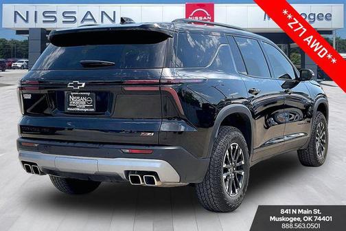 Mosaic Black Metallic 2024 Chevrolet Traverse AWD Z71