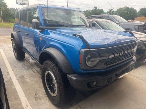 Blue Metallic 2022 Ford Bronco Badlands