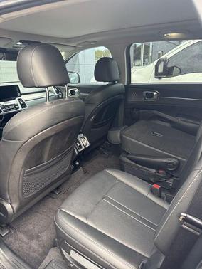 Everlasting Silver 2022 Kia Sorento SX