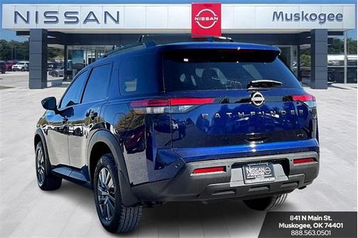 2025 Nissan Pathfinder SV 4WD