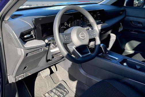 Deep Blue Pearl 2027 Nissan Kicks S