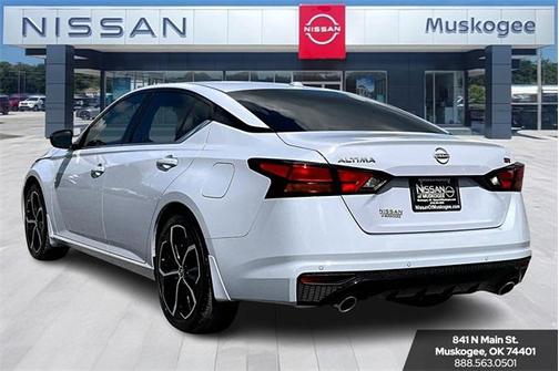 2025 Nissan Altima SR FWD