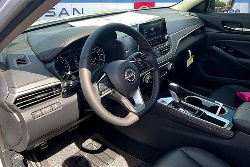 2025 Nissan Altima SR FWD