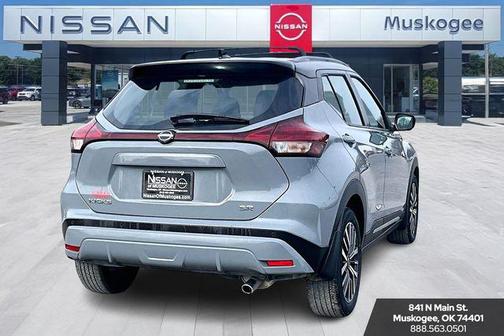 2023 Nissan Kicks SR